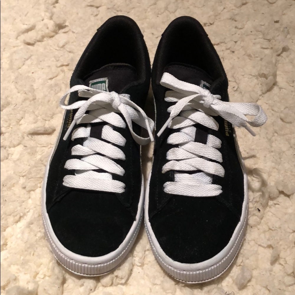Puma black suede sneakers size 6